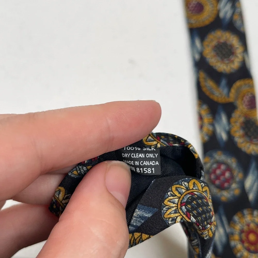 Vtg Metropolitan Museum of Art Silk Necktie Stained‎ Glass Mosaic MOMA Novelty